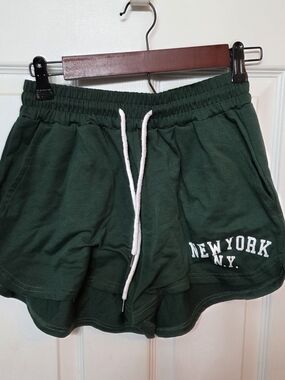 ROMWE Dark Green Drawstring Athletic Shorts with White Print
